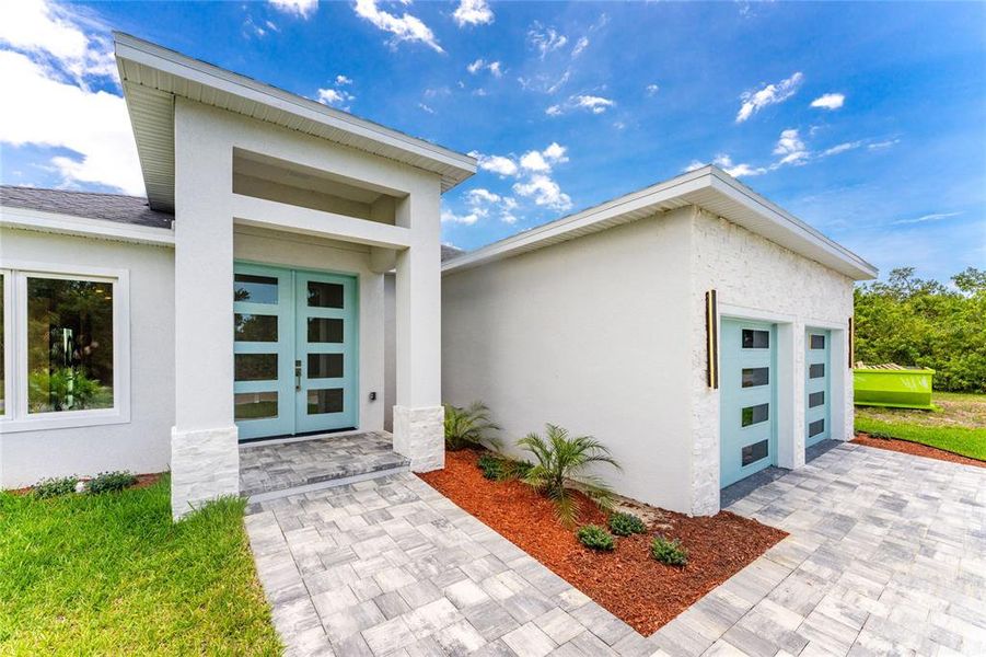 Exterior details and patio area of a home in , Rotonda West (Image 33).