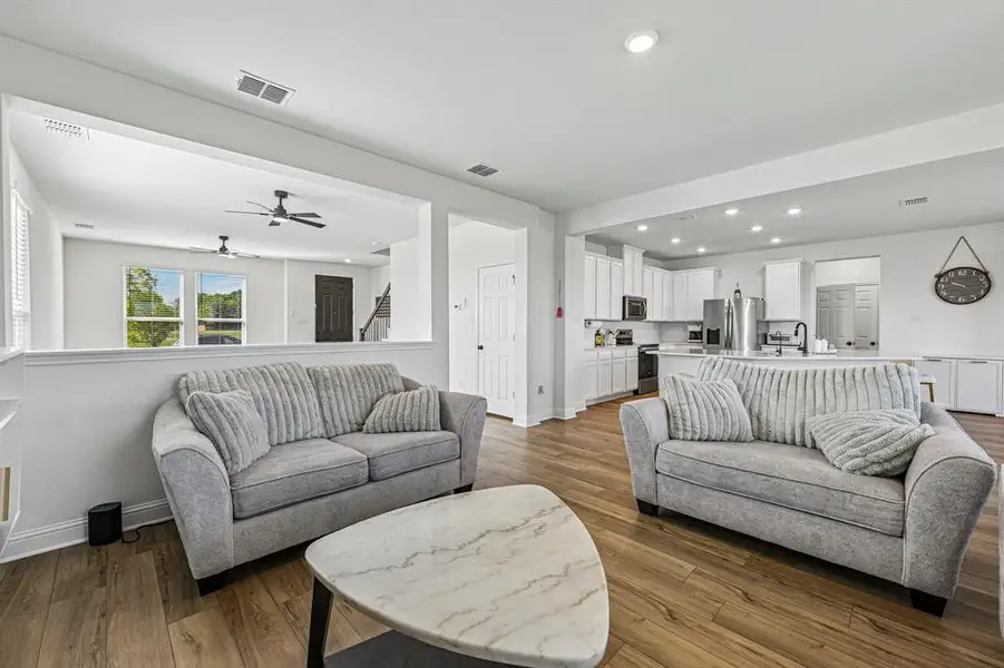 Furnished interior view inside a new home in Cottonwood Creek, Seagoville (Image 6). Furnished interior view inside a new home in Cottonwood Creek, Seagoville (Image 6).