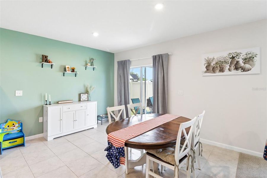 Furnished interior view inside a new home in , Sumterville (Image 33).