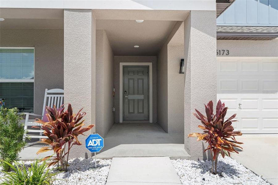 Exterior details and patio area of a home in Balm Grove, Wimauma (Image 4).