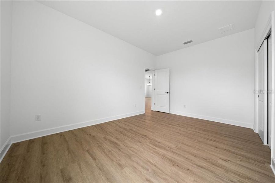 Spacious, unfurnished interior of a new home in , Spring Hill (Image 22).