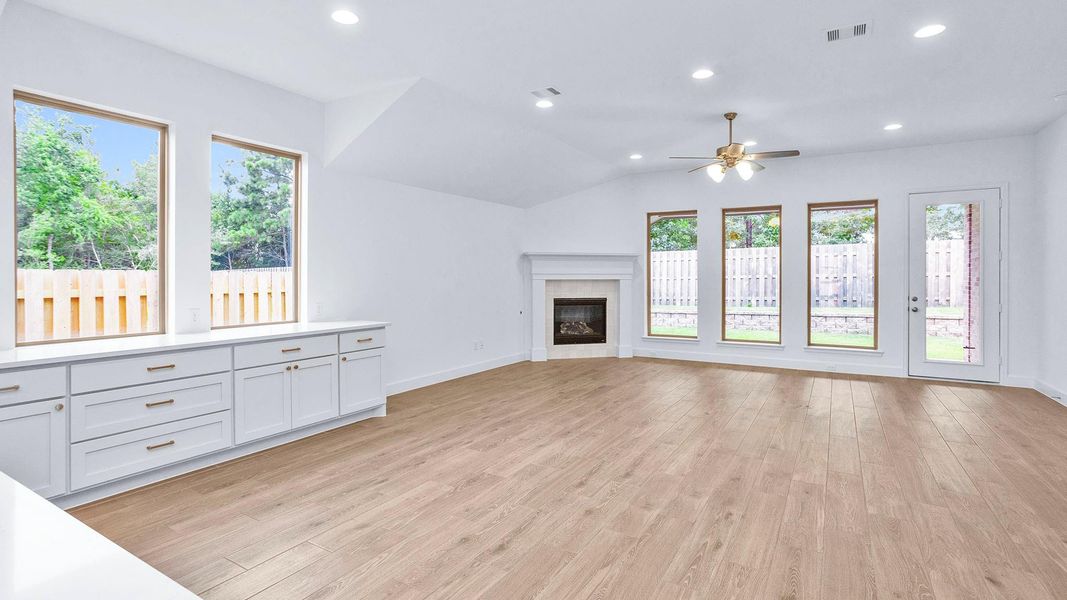 Spacious, unfurnished interior of a new home in COLTON, Todd Mission (Image 14).