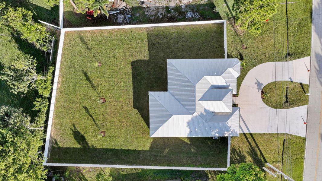 Spacious, unfurnished interior of a new home in , Port St. Lucie (Image 10).