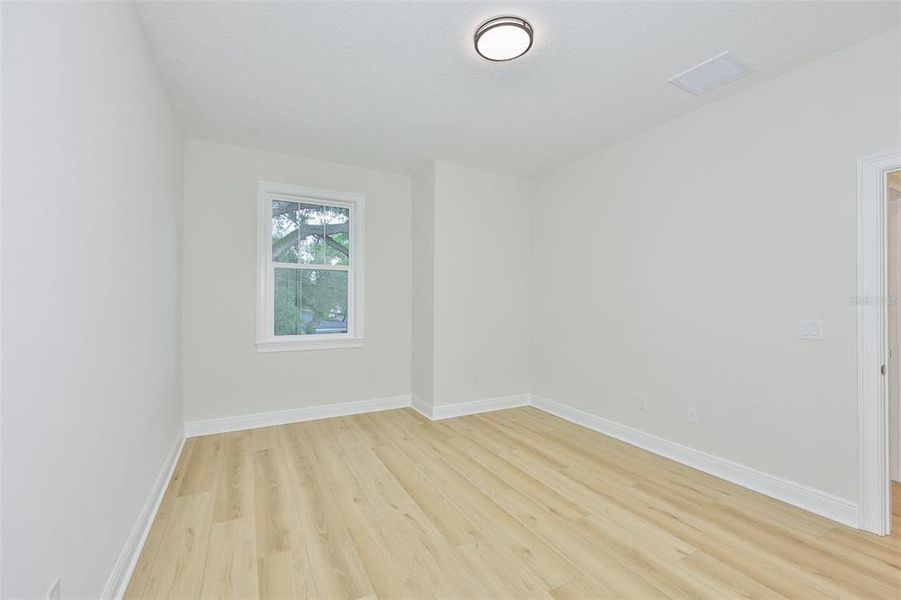 Spacious, unfurnished interior of a new home in , Tampa (Image 23).