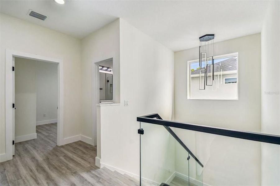Spacious, unfurnished interior of a new home in , Tampa (Image 32).