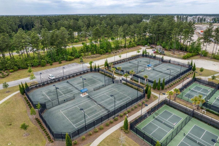 Community amenities in , Summerville (Image 73).