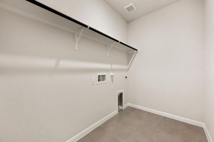 Spacious, unfurnished interior of a new home in Patterson Ranch, Georgetown (Image 35).