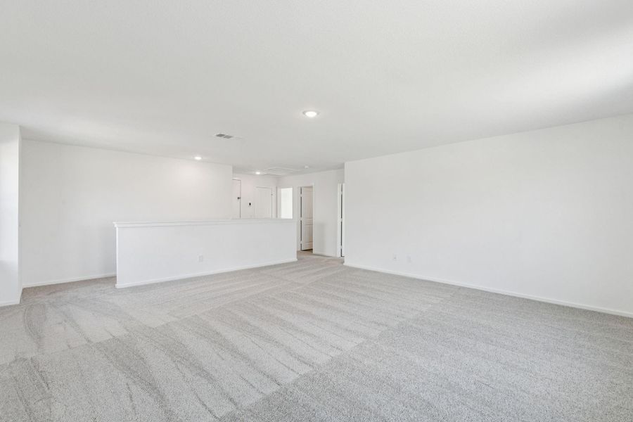 Spacious, unfurnished interior of a new home in River Ranch, Dayton (Image 26).