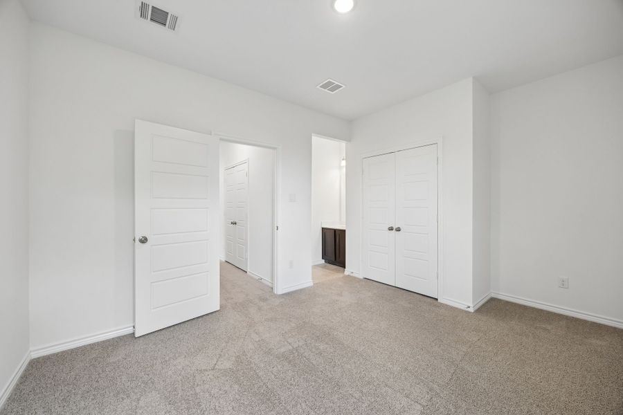 Spacious, unfurnished interior of a new home in Eagle Cove, Denton (Image 27). Spacious, unfurnished interior of a new home in Eagle Cove, Denton (Image 27).