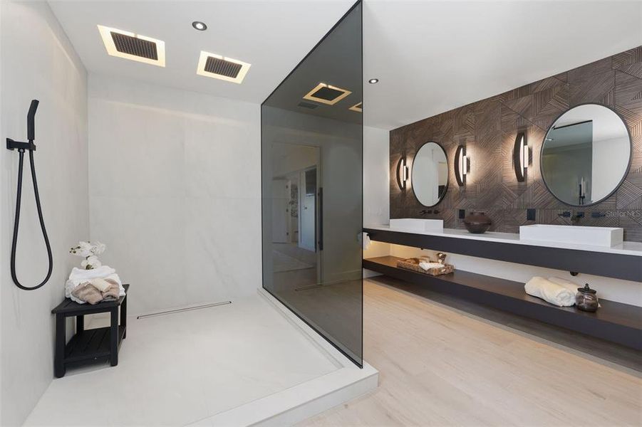 Furnished interior view inside a new home in , Englewood (Image 45).