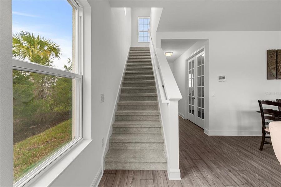 Spacious, unfurnished interior of a new home in , Sarasota (Image 23).