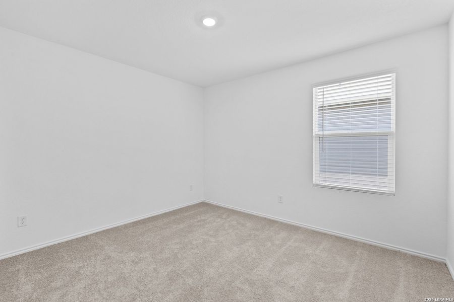 Spacious, unfurnished interior of a new home in Sunset Oaks, Maxwell (Image 19).