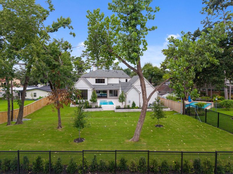 Exterior details and patio area of a home in , Houston (Image 28).