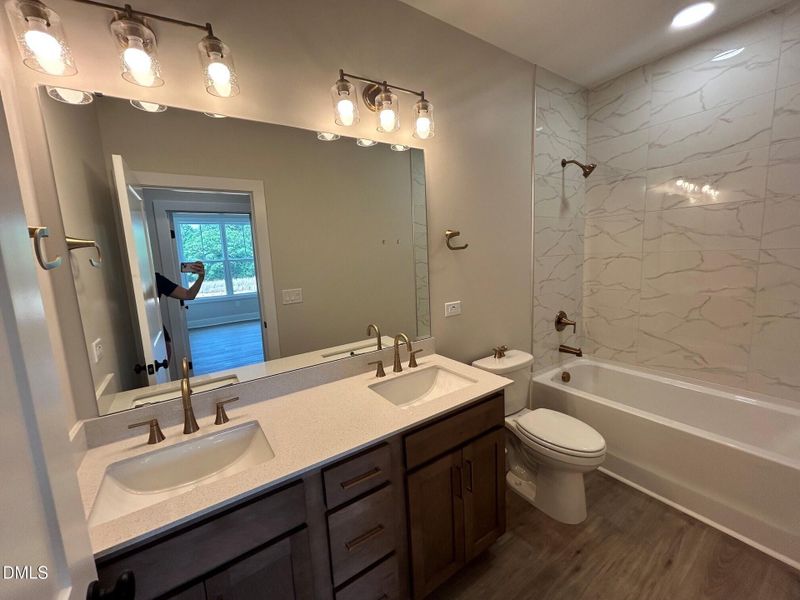 Lot 100 Bath 2