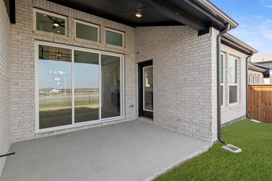 25. 9613 Westchester - Patio