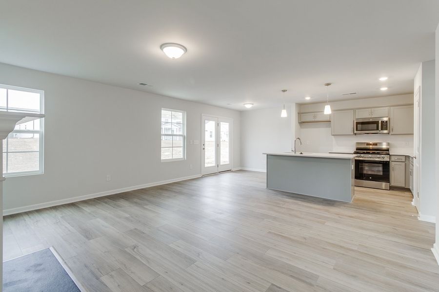 Spacious, unfurnished interior of a new home in Winston Point, Gilbert (Image 22).