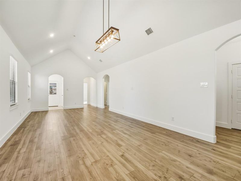 Spacious, unfurnished interior of a new home in Pecan Creek Crossing, Valley View (Image 15). Spacious, unfurnished interior of a new home in Pecan Creek Crossing, Valley View (Image 15).
