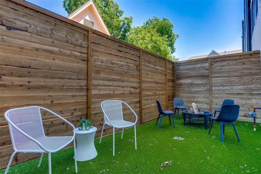 Exterior details and patio area of a home in , Dallas (Image 23).