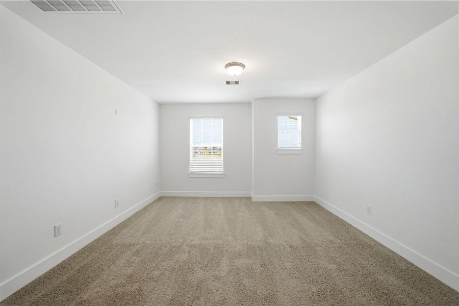 Spacious, unfurnished interior of a new home in Bay Creek, Baytown (Image 19).
