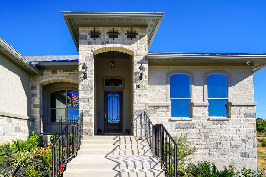 Representative exterior details of a home built from the The Scottsdale 5000 by Whitestone Custom Homes in Johnson Ranch, Bulverde (Image 27).