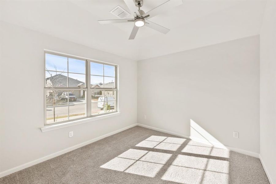 Spacious, unfurnished interior of a new home in Eagle Glen Elements, Alvarado (Image 30).