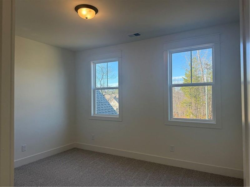 Spacious, unfurnished interior of a new home in , Waleska (Image 28).