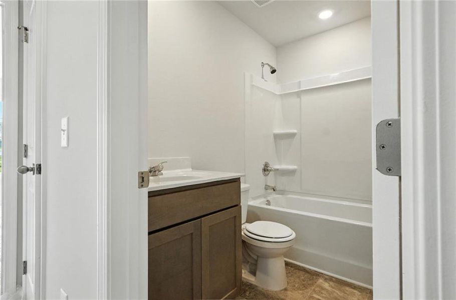 Furnished interior view inside a new home in Creekside Landing, Dallas (Image 8).