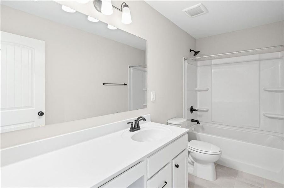 Furnished interior view inside a new home in Twin Lakes, Hoschton (Image 12).