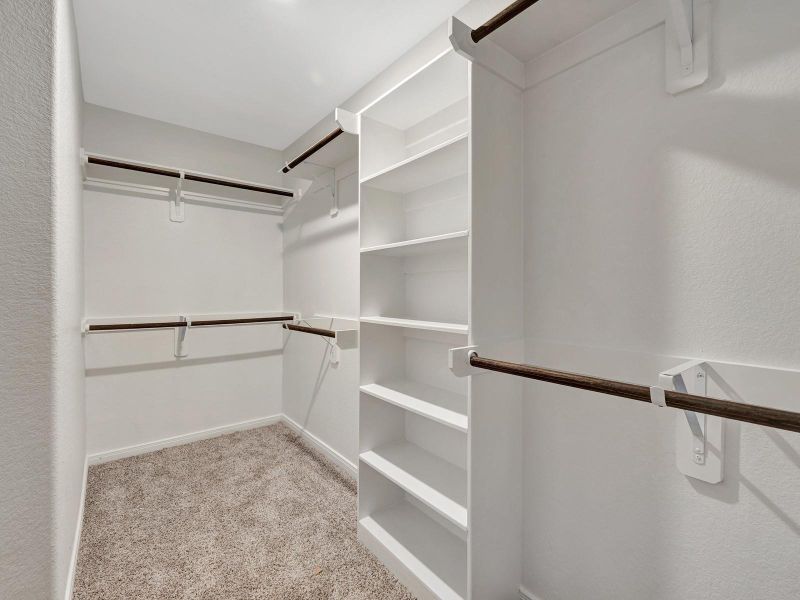 Spacious, unfurnished interior of a new home in , Conroe (Image 27).