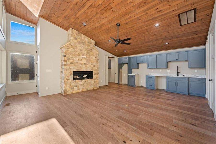 Spacious, unfurnished interior of a new home in , Blue Ridge (Image 39).