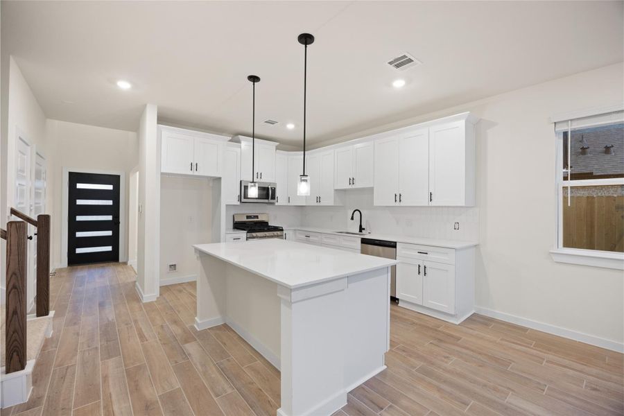 Open concept with plenty of entertainment areas. Open concept with plenty of entertainment areas.