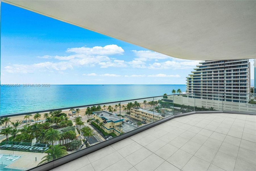 Condo located in Fort Lauderdale, FL showcasing its design and architecture (Image 40).