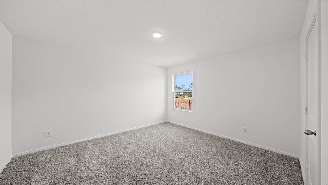 Spacious, unfurnished interior of a new home in Chapel Lakes, Montgomery (Image 18).