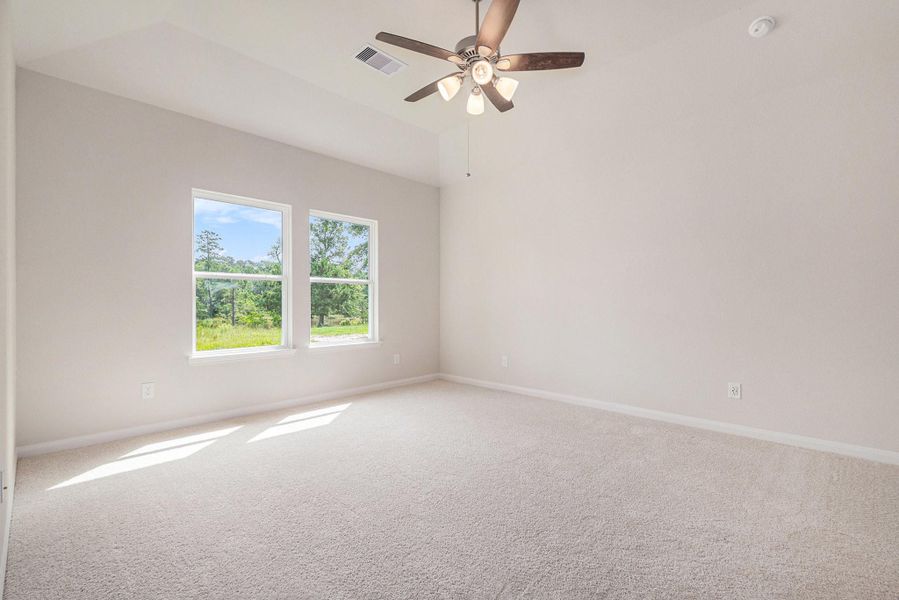 Spacious, unfurnished interior of a new home in Oakwood Ranch, Willis (Image 24).