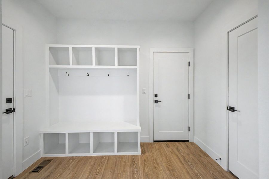 Spacious, unfurnished interior of a new home in West Grange, Longmont (Image 33). Spacious, unfurnished interior of a new home in West Grange, Longmont (Image 33).