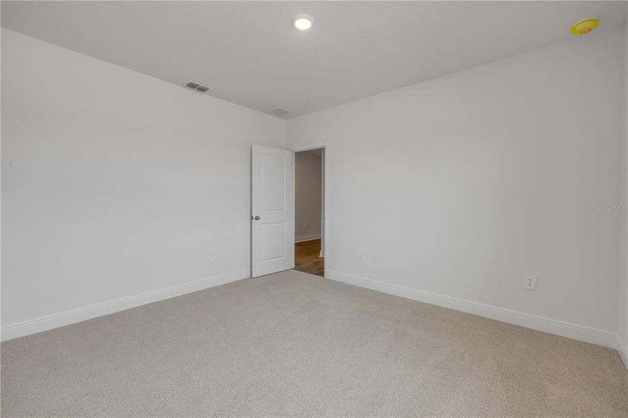 Spacious, unfurnished interior of a new home in , Lady Lake (Image 39).