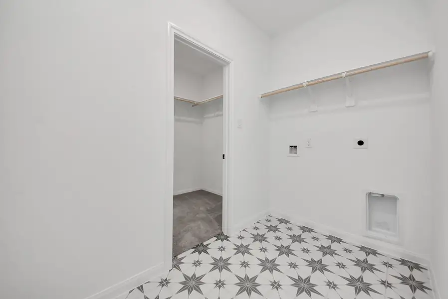 Spacious, unfurnished interior of a new home in Elyson, Katy (Image 31).