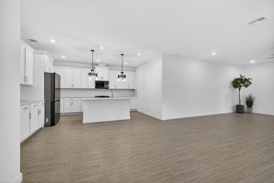 Spacious, unfurnished interior of a new home in , Loxahatchee (Image 40).