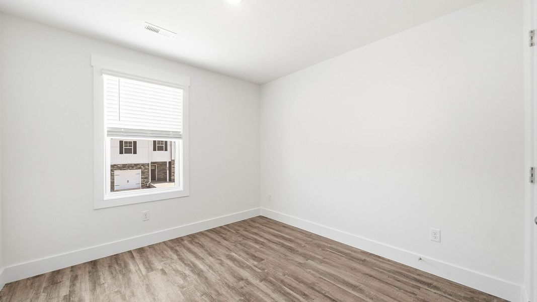 Spacious, unfurnished interior of a new home in The Arbor Townhomes, Kingsport (Image 12).