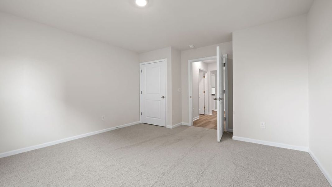 Spacious, unfurnished interior of a new home in Lakestone, Woodruff (Image 18).