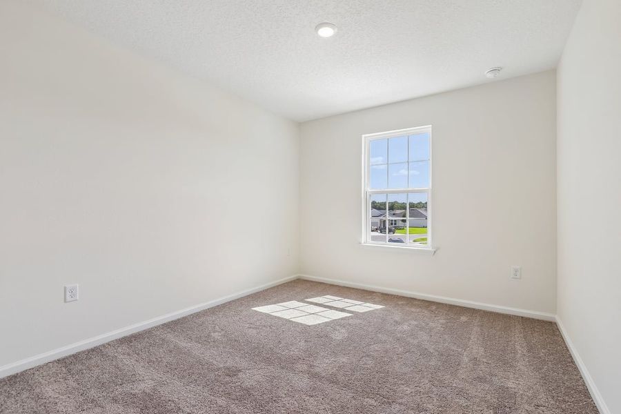 Spacious, unfurnished interior of a new home in Hawkes Meadow, Jacksonville (Image 24).