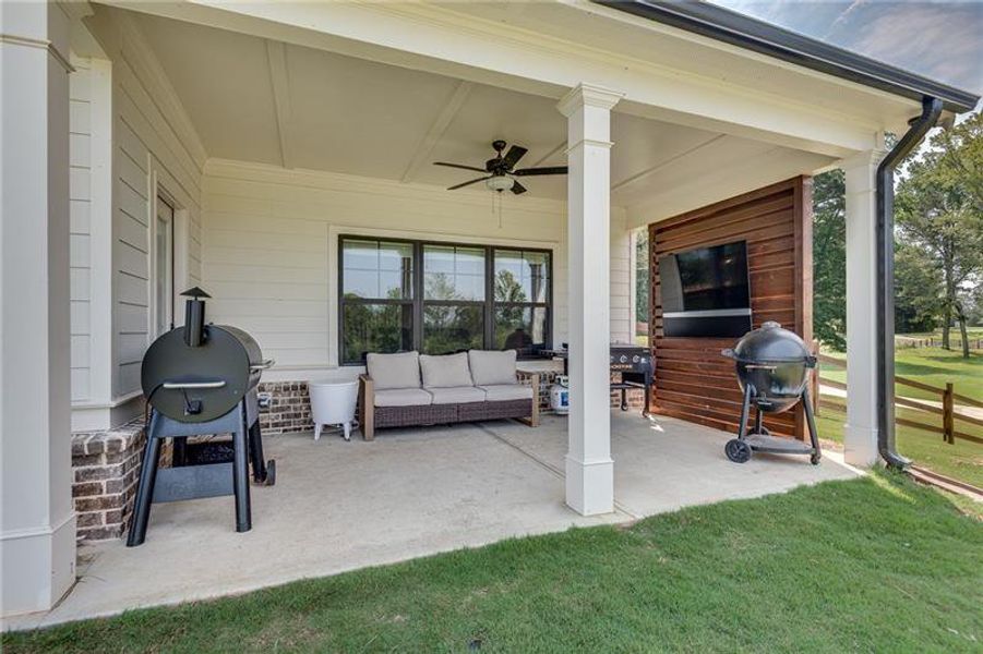 Exterior details and patio area of a home in Alcovy Station, Covington (Image 27).