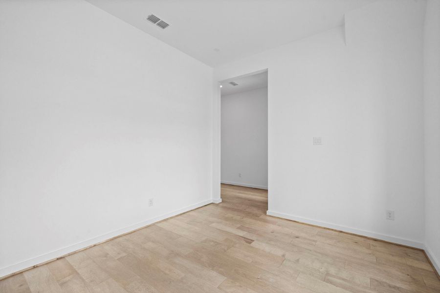 Spacious, unfurnished interior of a new home in Sienna 45', 50', Missouri City (Image 25). Spacious, unfurnished interior of a new home in Sienna 45', 50', Missouri City (Image 25).