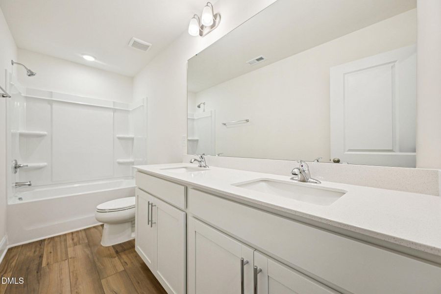 32-web-or-mls-Willow Cameron Wy-S0502-03