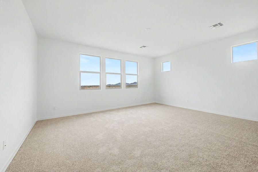 Spacious, unfurnished interior of a new home in White Tank Vistas, Waddell (Image 17).