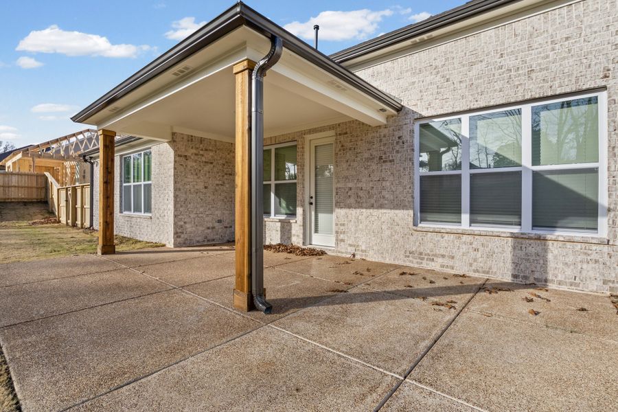 Exterior details and patio area of a home in White Oak, Arlington (Image 3).