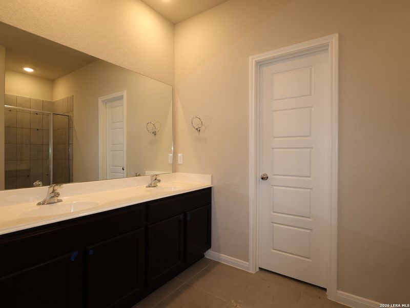 Furnished interior view inside a new home in Agave, San Antonio (Image 7).