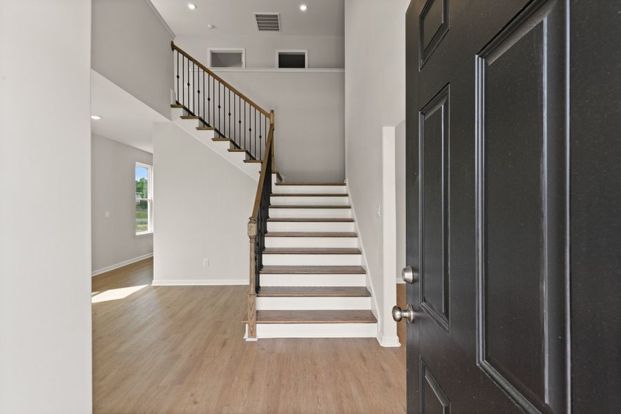 Spacious, unfurnished interior of a new home in Camden Crossing, Savannah (Image 15).