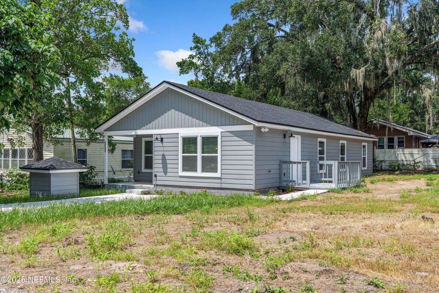 Front exterior of a new home in , Jacksonville, FL, highlighting curb appeal (Image 22). Front exterior of a new home in , Jacksonville, FL, highlighting curb appeal (Image 22).