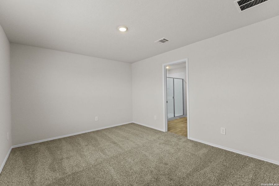 Spacious, unfurnished interior of a new home in Swenson Heights, Seguin (Image 24).